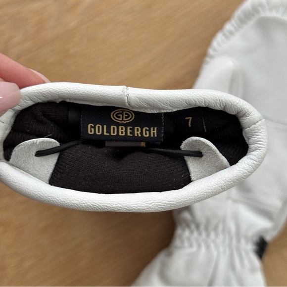 GOLDBERGH | White Leather Mitts - Picture 3 of 5
